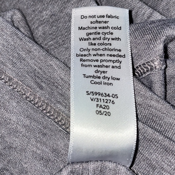 Athleta Essence Pleated Gray Tee, Size Medium - Picture 8 of 12